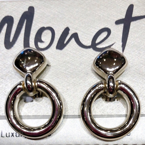 ☀️Vintage NWT Shiny Silver-tone Lux Clip-ons - Picture 1 of 2